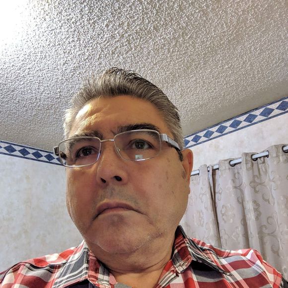 Meet your Posher, Javier - Picture 1 of 1